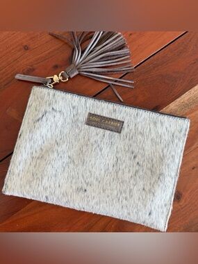 Soul Carrier Gray Cowhide Clutch